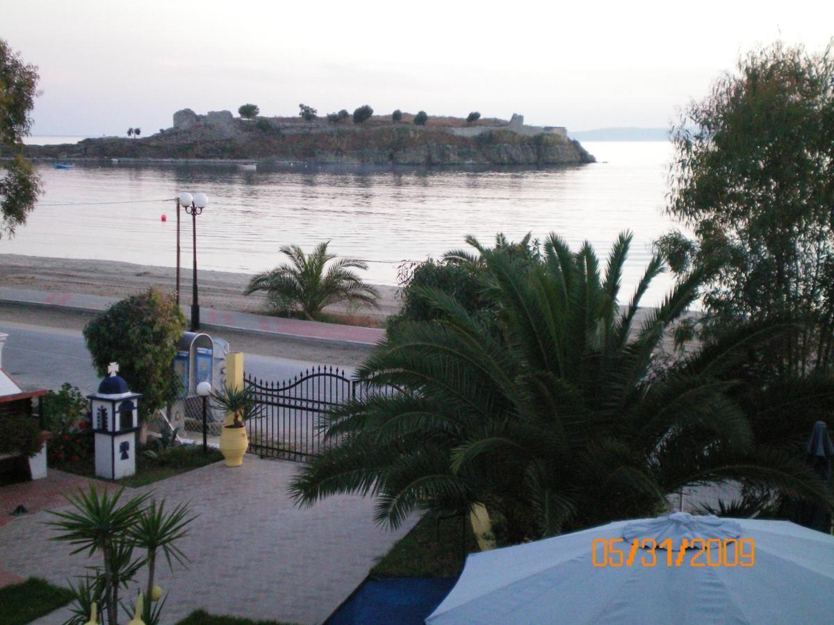 Studios Castro Toroni Luaran gambar
